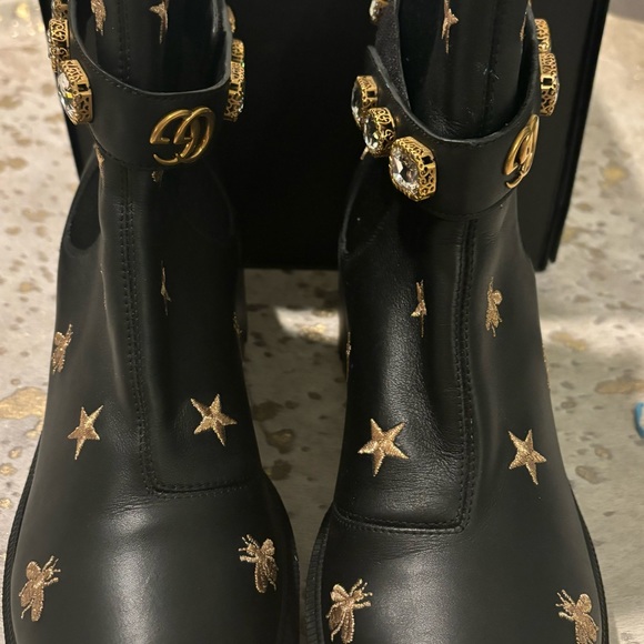 GUCCI Stars & Bee Embroidered Leather Ankle Boot With Belt 'Black' New $998 - Picture 5 of 7